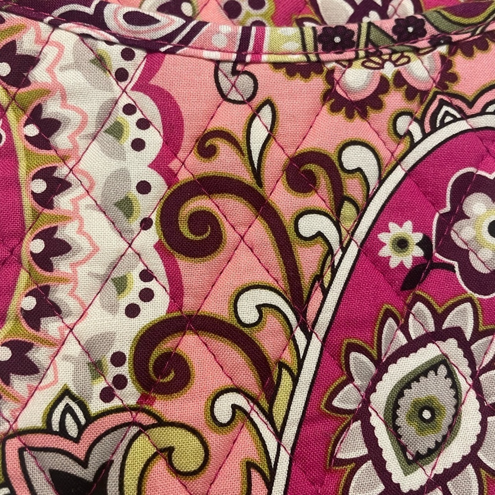 NWOT Vera Bradley Berry Paisley Crossbody bag Dark Pink Berry - Picture 5 of 12